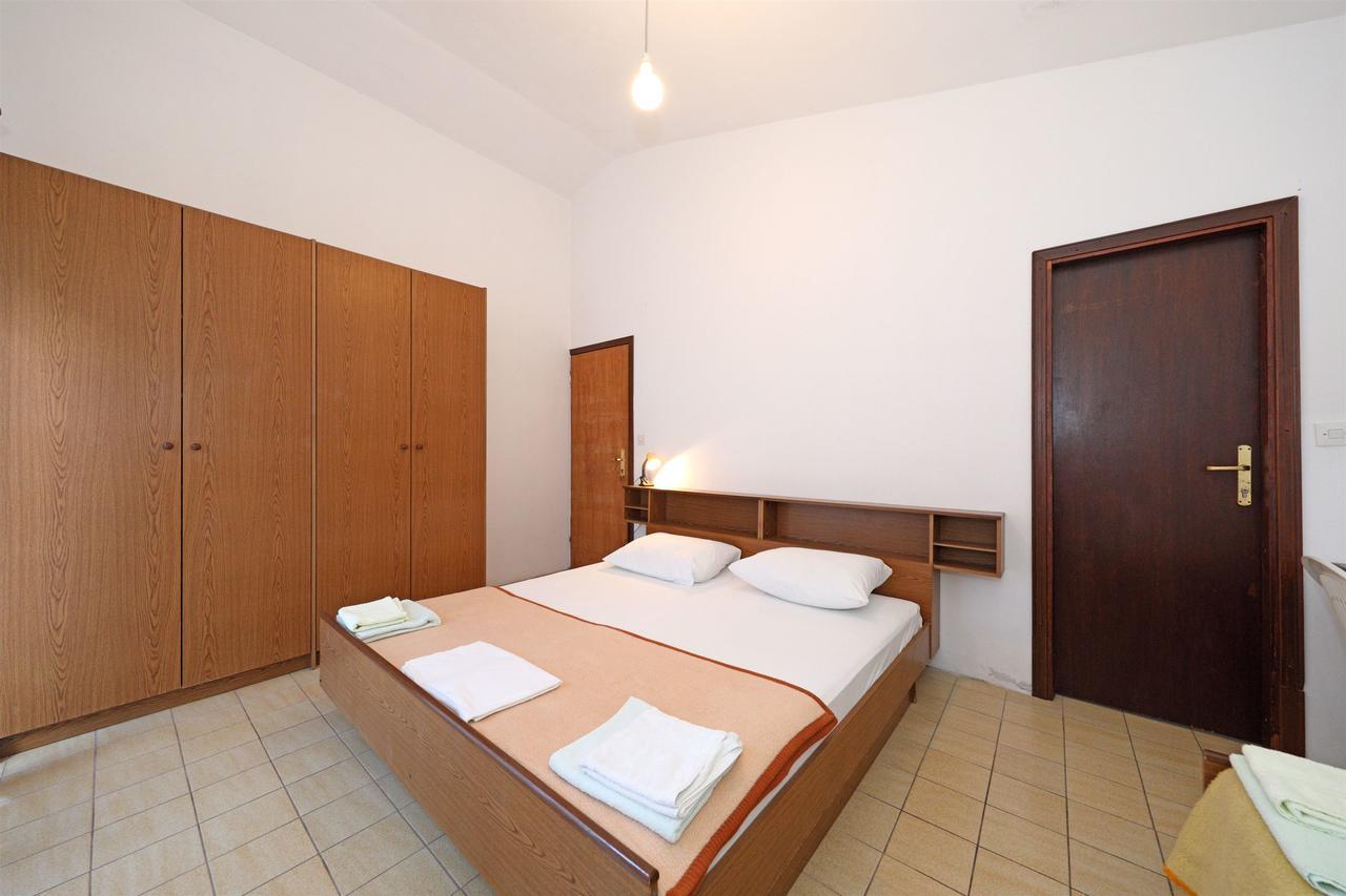 Rooms Jeriko Vodice Buitenkant foto